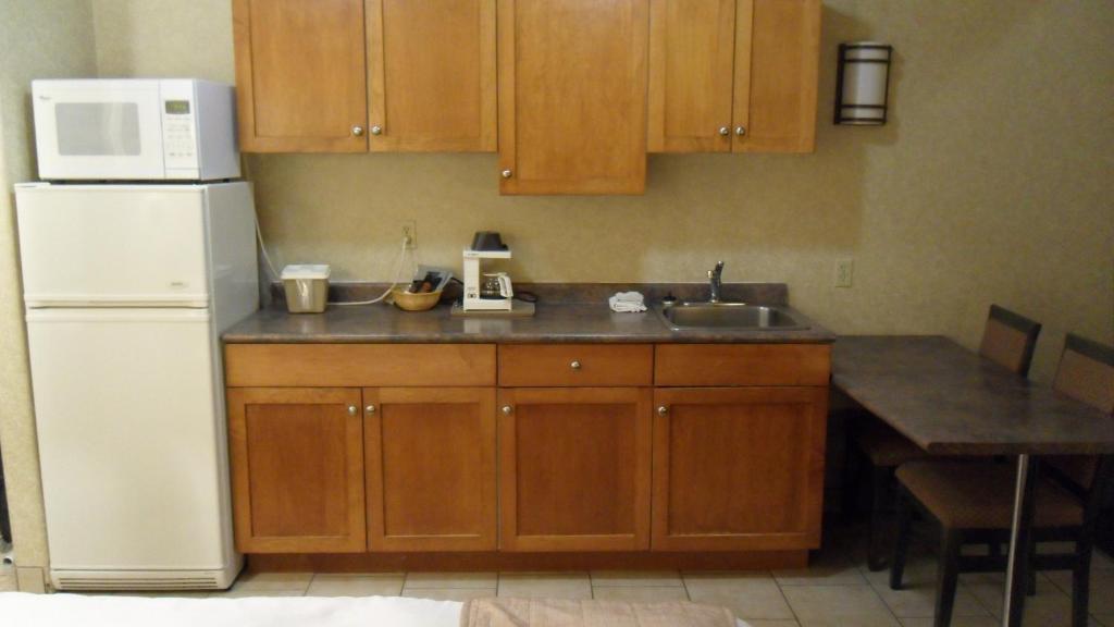 Lakeview Inns & Suites - Hinton Quarto foto